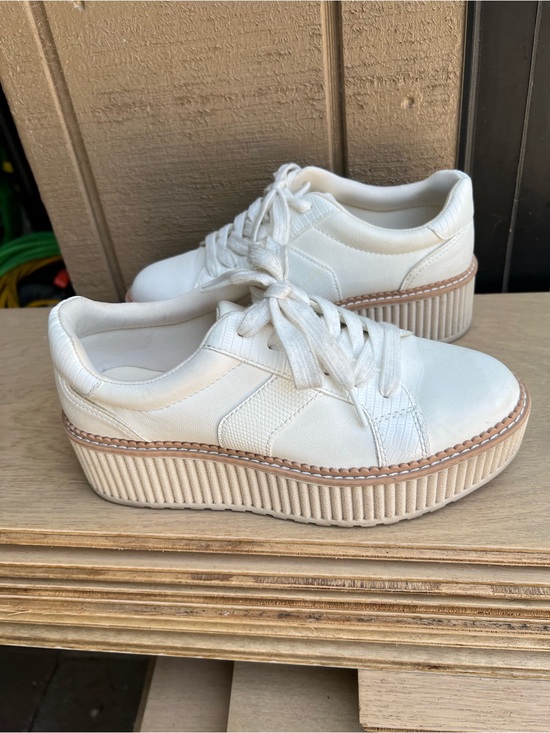 Dolce Vita Shoes - dolce vita Women’s White Platform Lace-Up Sneakers size WMS 7